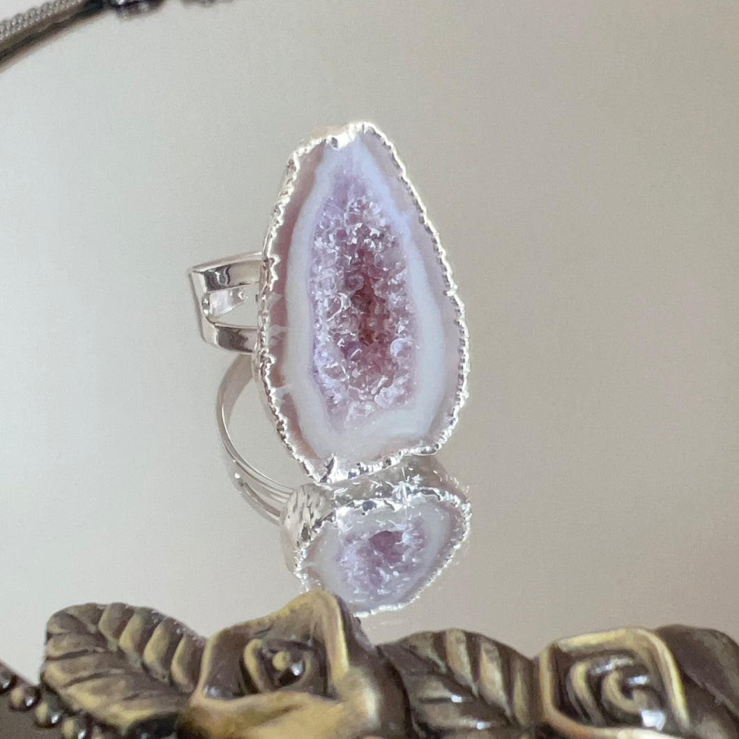 Mini Grey Agate with Amethyst Inclusion Geode White Copper Ring Band | Handmade Adjustable Style | Gorgeous High Quality Brazilian Geode Ring for Attracting Wealth Prosperity