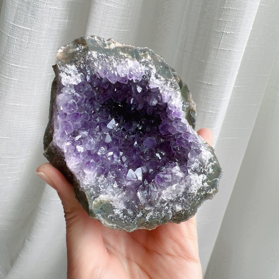 400.8g Natural Amethyst Raw Stone Small Geode Healing Stone Home Decor