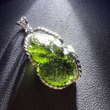 Load image into Gallery viewer, Rare Best Green Color 8.4G Moldavite Raw Stone Pendant Necklace | High-frequency Heart Chakra Healing Stone
