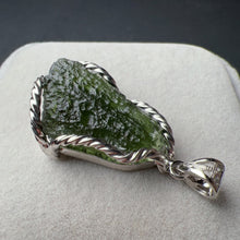 Load image into Gallery viewer, Rare Best Green Color 8.7G Moldavite Raw Stone Pendant Necklace | High-frequency Heart Chakra Healing Stone
