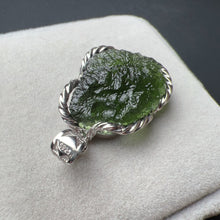 Load image into Gallery viewer, Rare Best Green Color 8.3G Moldavite Raw Stone Pendant Necklace | High-frequency Heart Chakra Healing Stone

