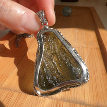 Load image into Gallery viewer, Rare 20.5g Natural Czech Moldavite Large Raw Stone Pendant Necklace Top-quality Green | Rare High-frequency Heart Chakra Healing Stone
